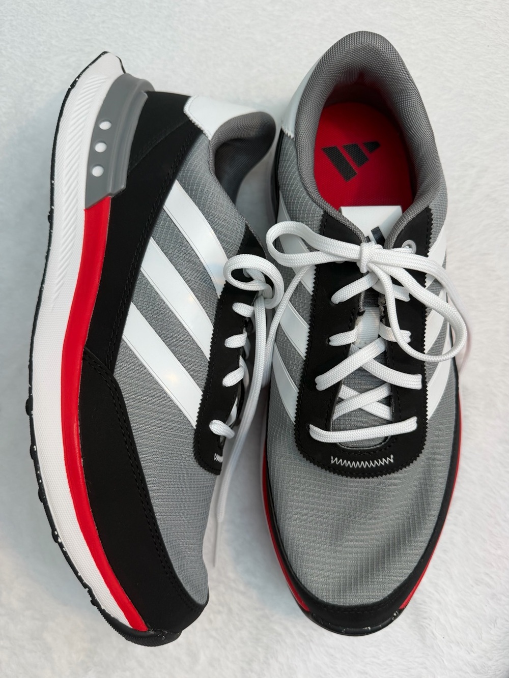Adidas Men’s golf shoes. 3 stripe Spikeless gray, black, red. NEW without box
